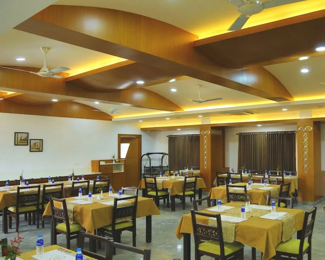 Kgees- HillTown Hotel