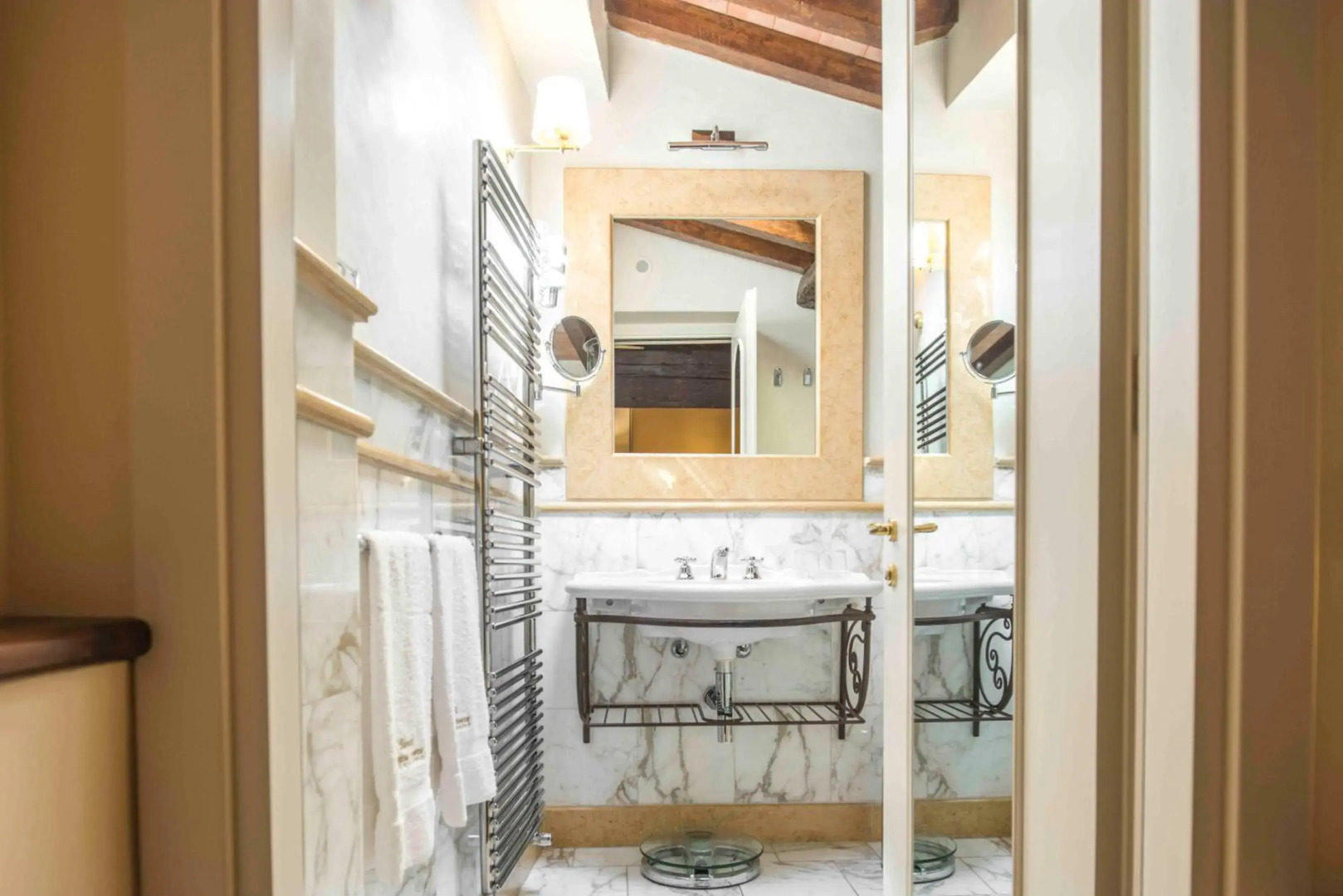 Golden Tower Hotel & Spa