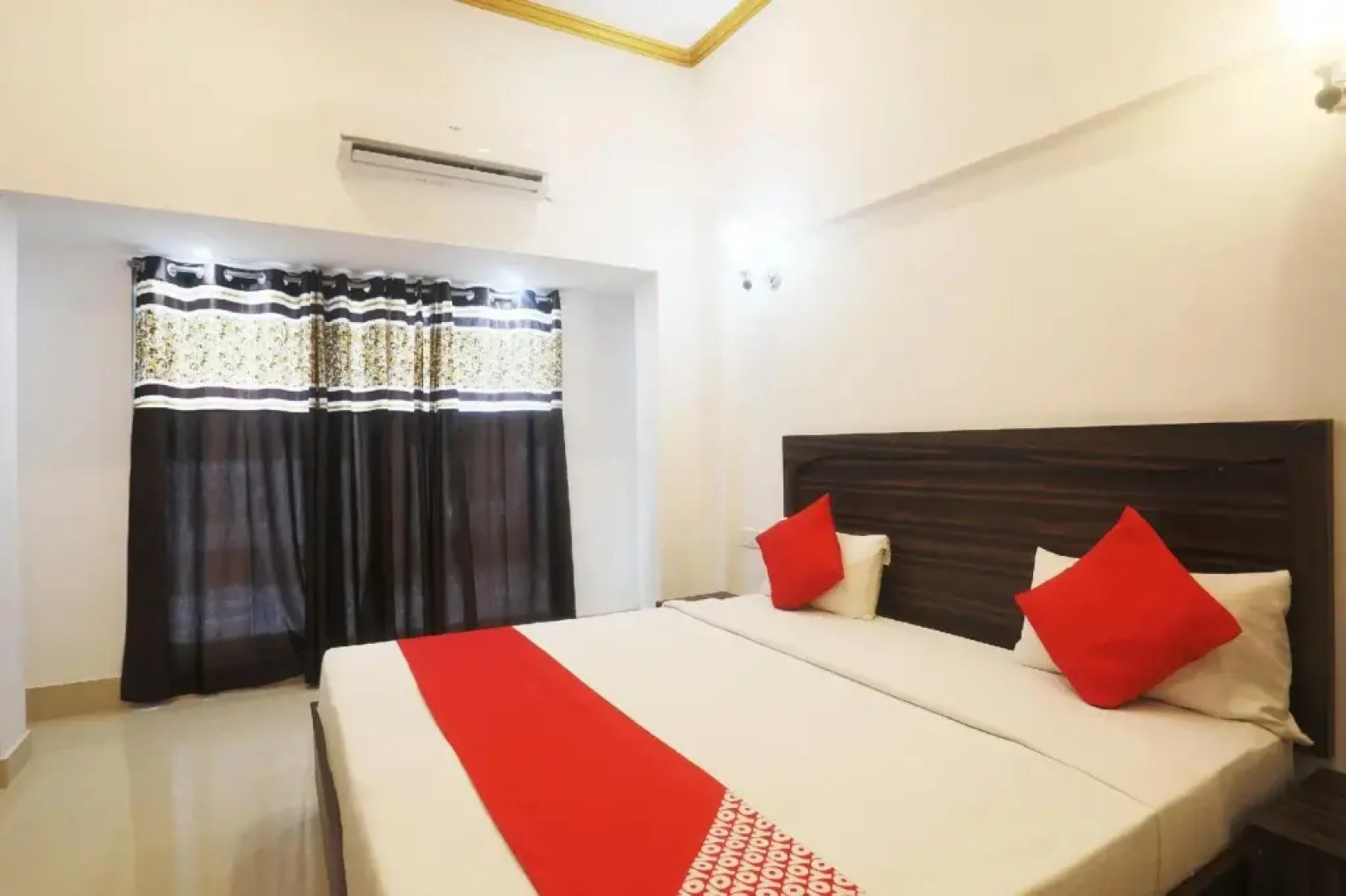 OYO 45552 Central Hotel