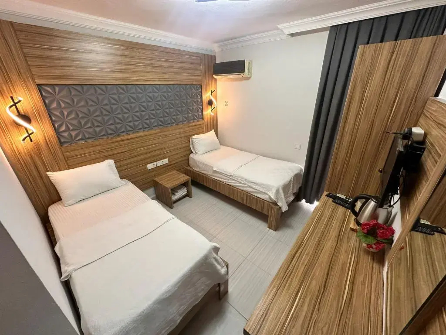 Royal Ezel Hotel