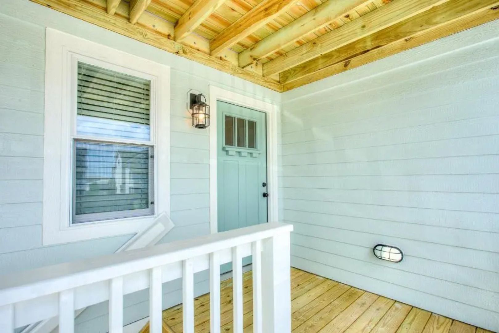 4056 - Tight Lines & Tan Lines