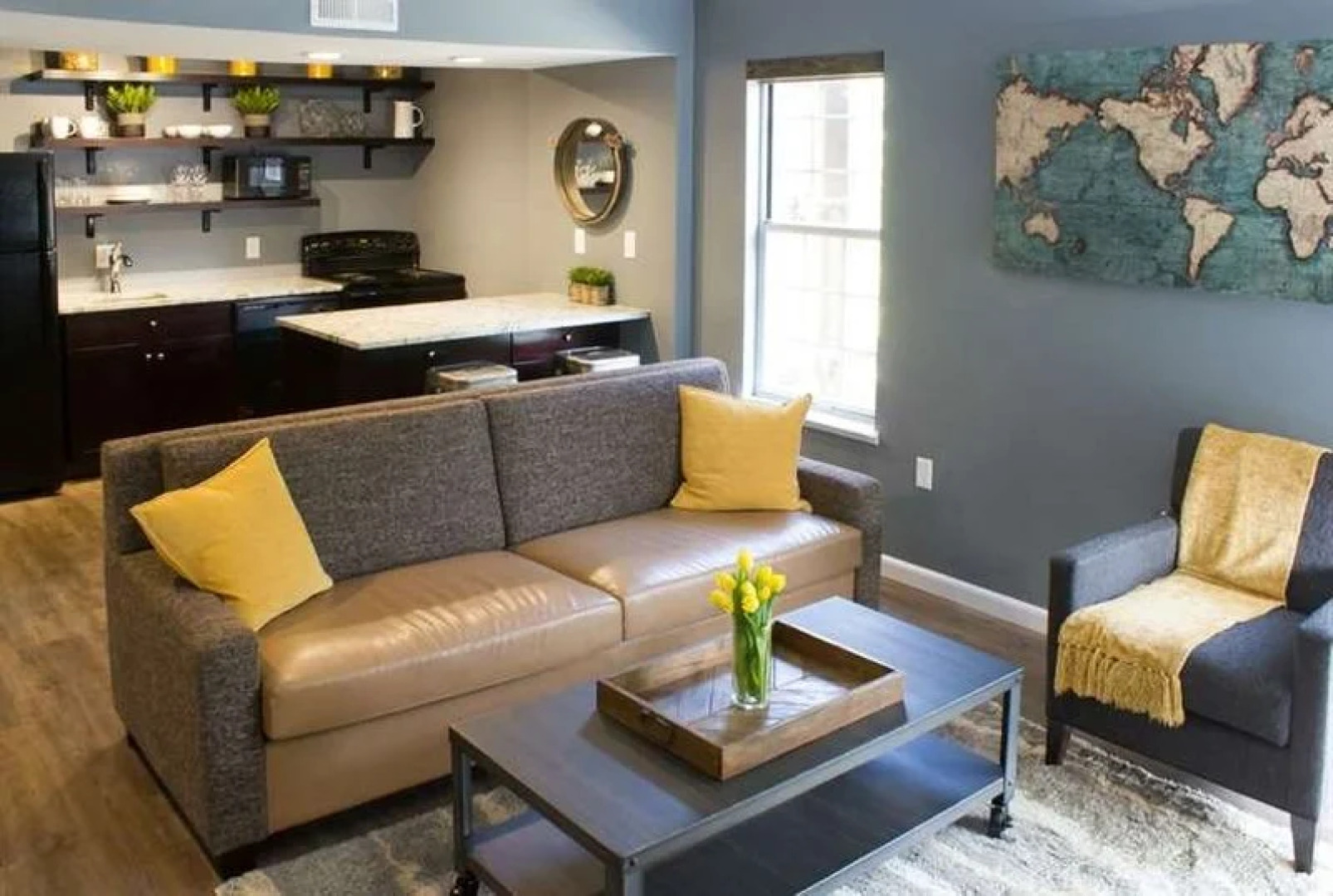 Cloverleaf Residence Suites