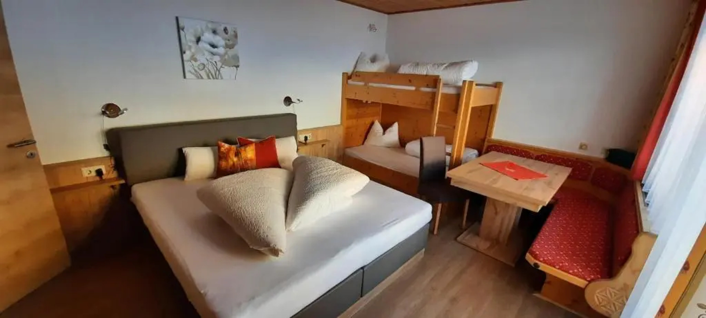 Ferienwohnungen Pension Prünster