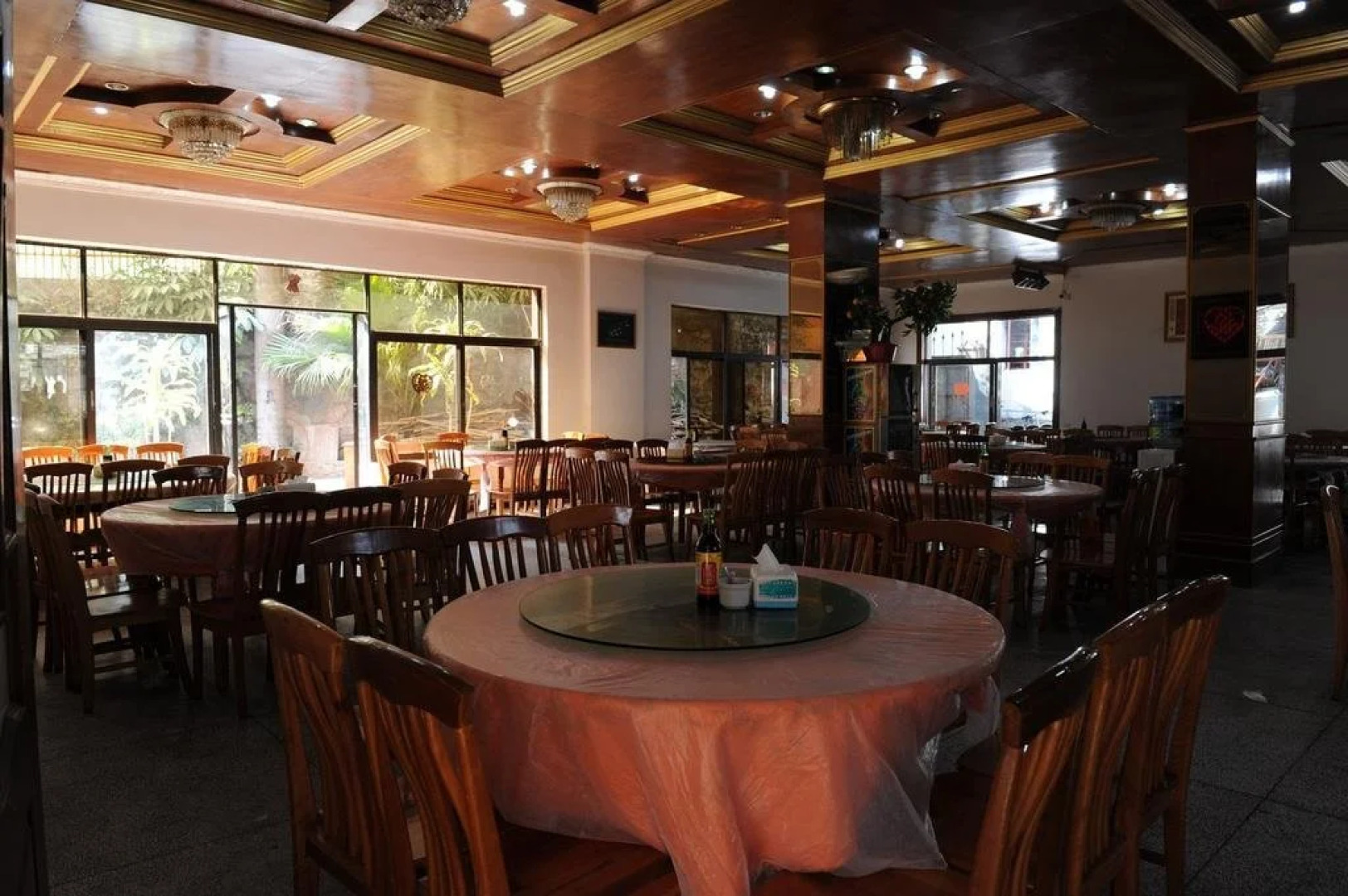 IU Hotel Ruili Nanmao Street