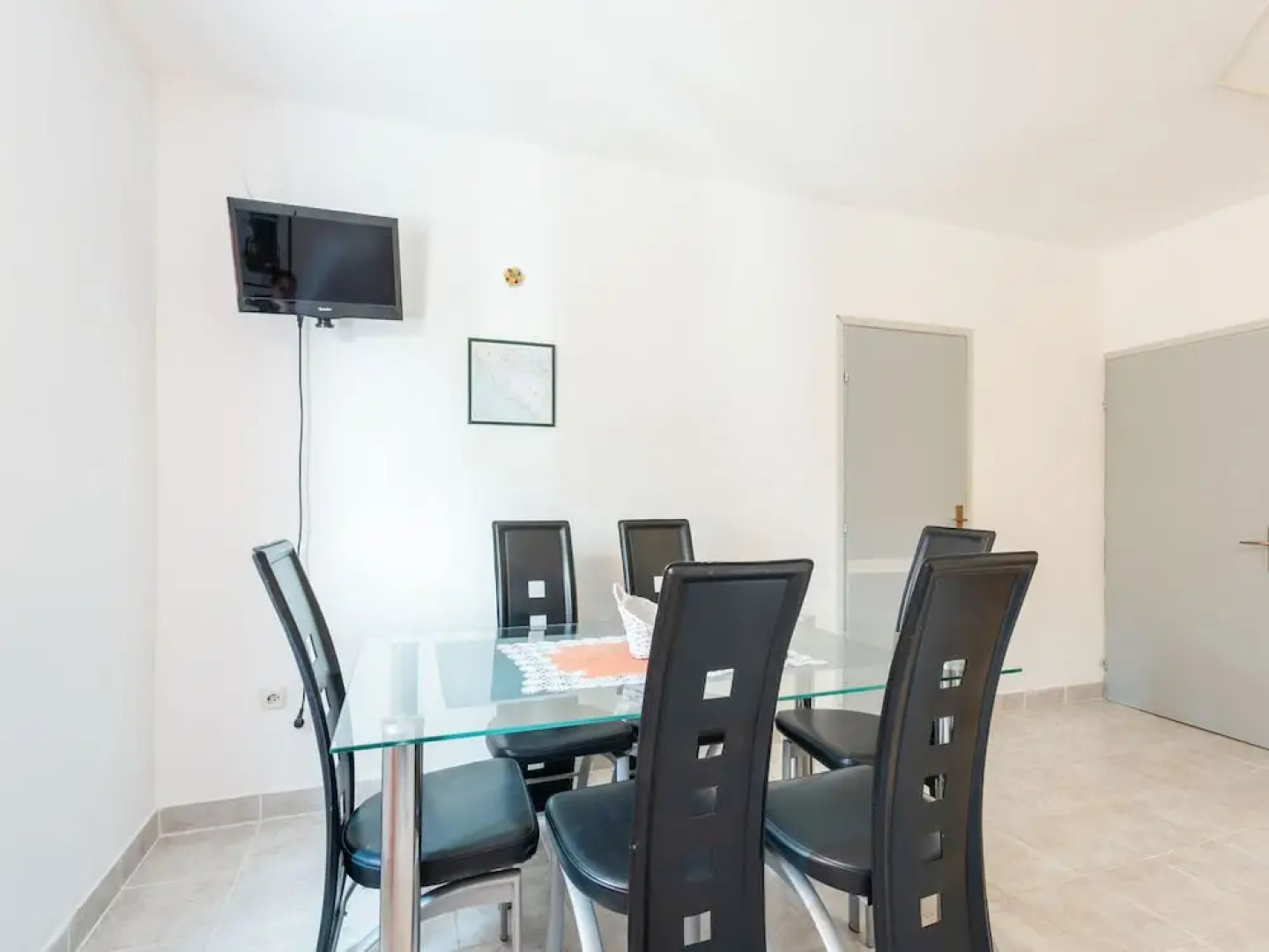 Charming Home With Private Terrace and Garden