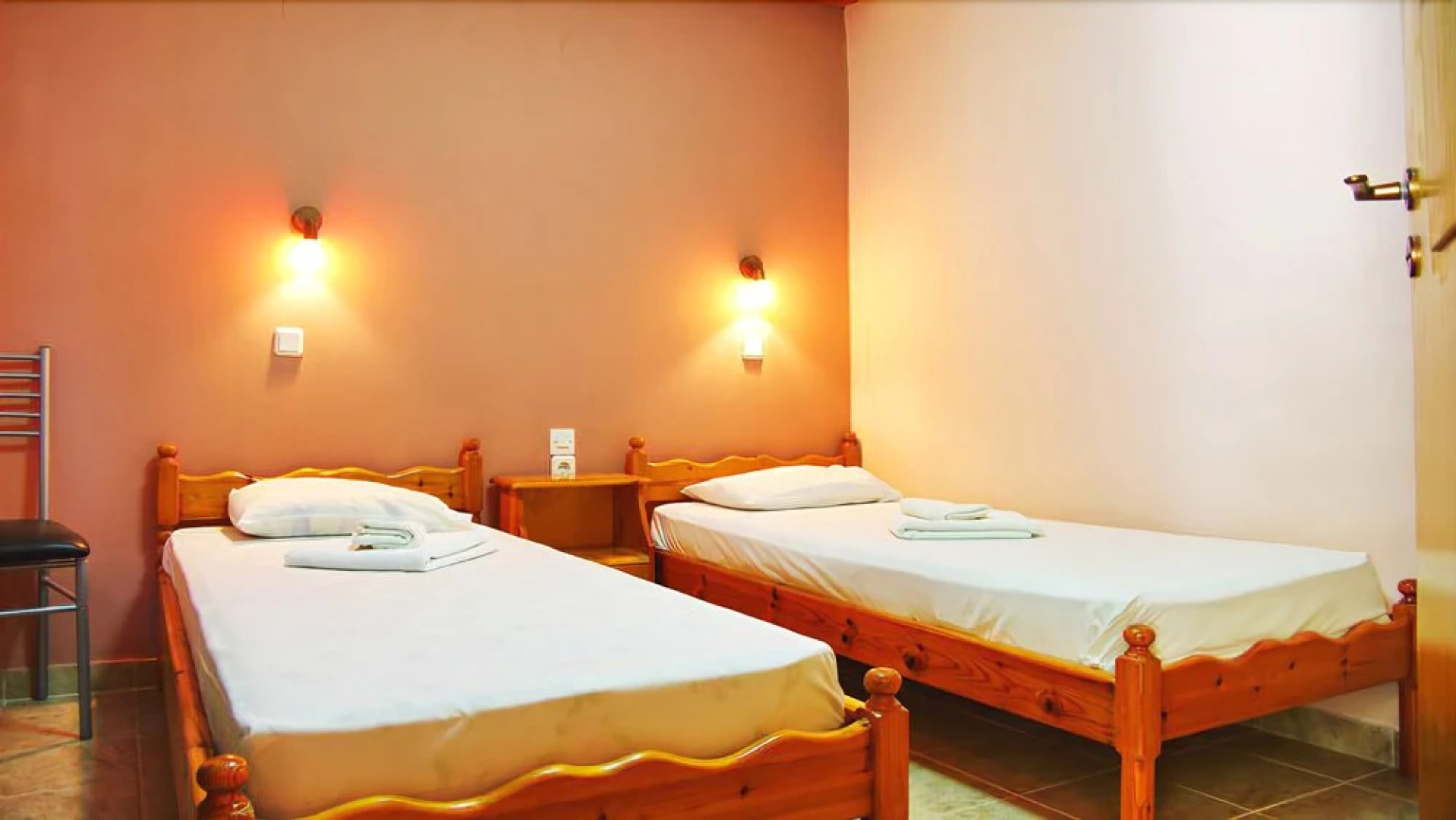 Lions2 Studios and Apartments