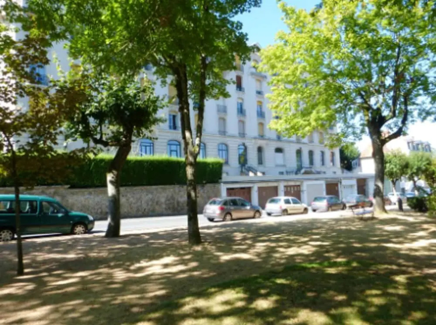 Apartment With one Bedroom in Néris-les-bains, With Wifi