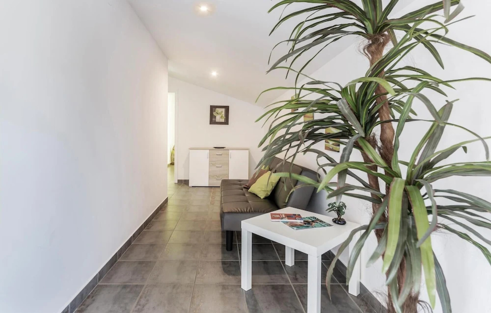 Nice Home in Trget With Wifi, 4 Bedrooms and Outdoor Swimming Pool