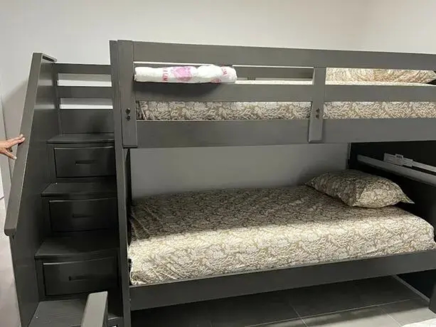 Airport Guest Suites