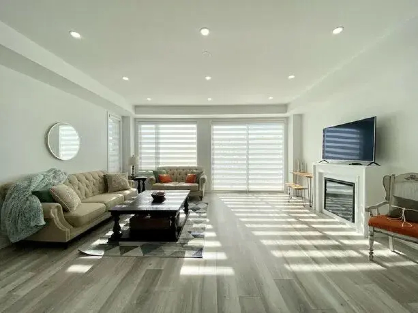 Luxurious Waterfront Residence