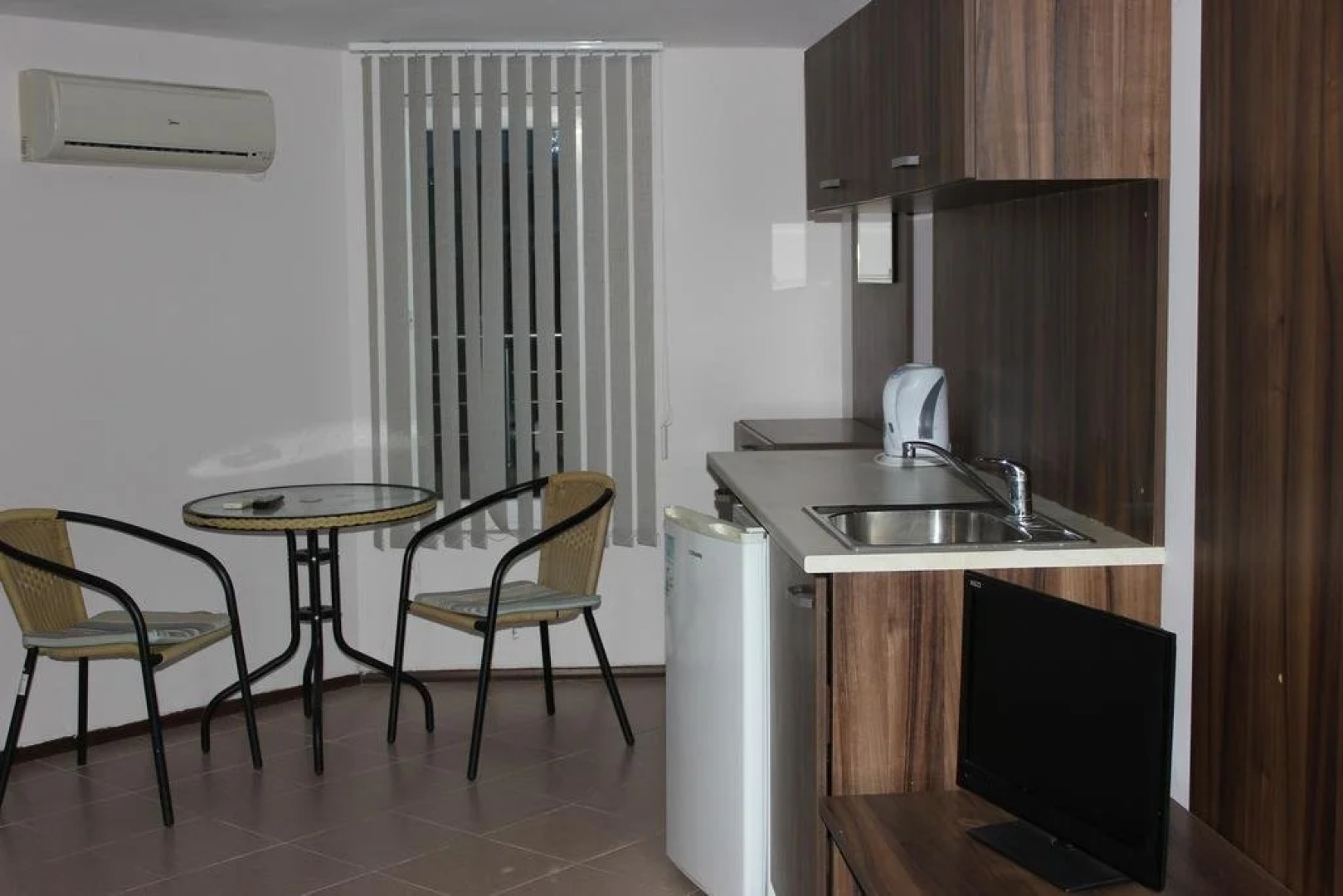 Sunny House Family Complex