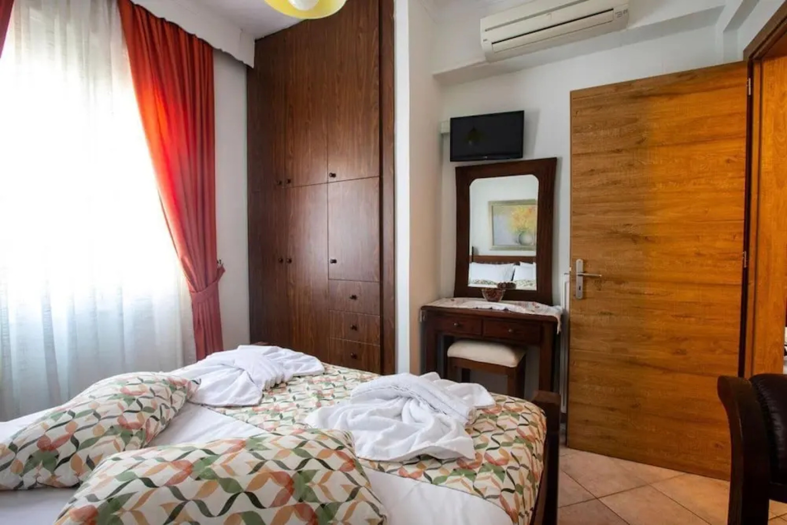 Remarkable Jasmine Apartment in Panormo