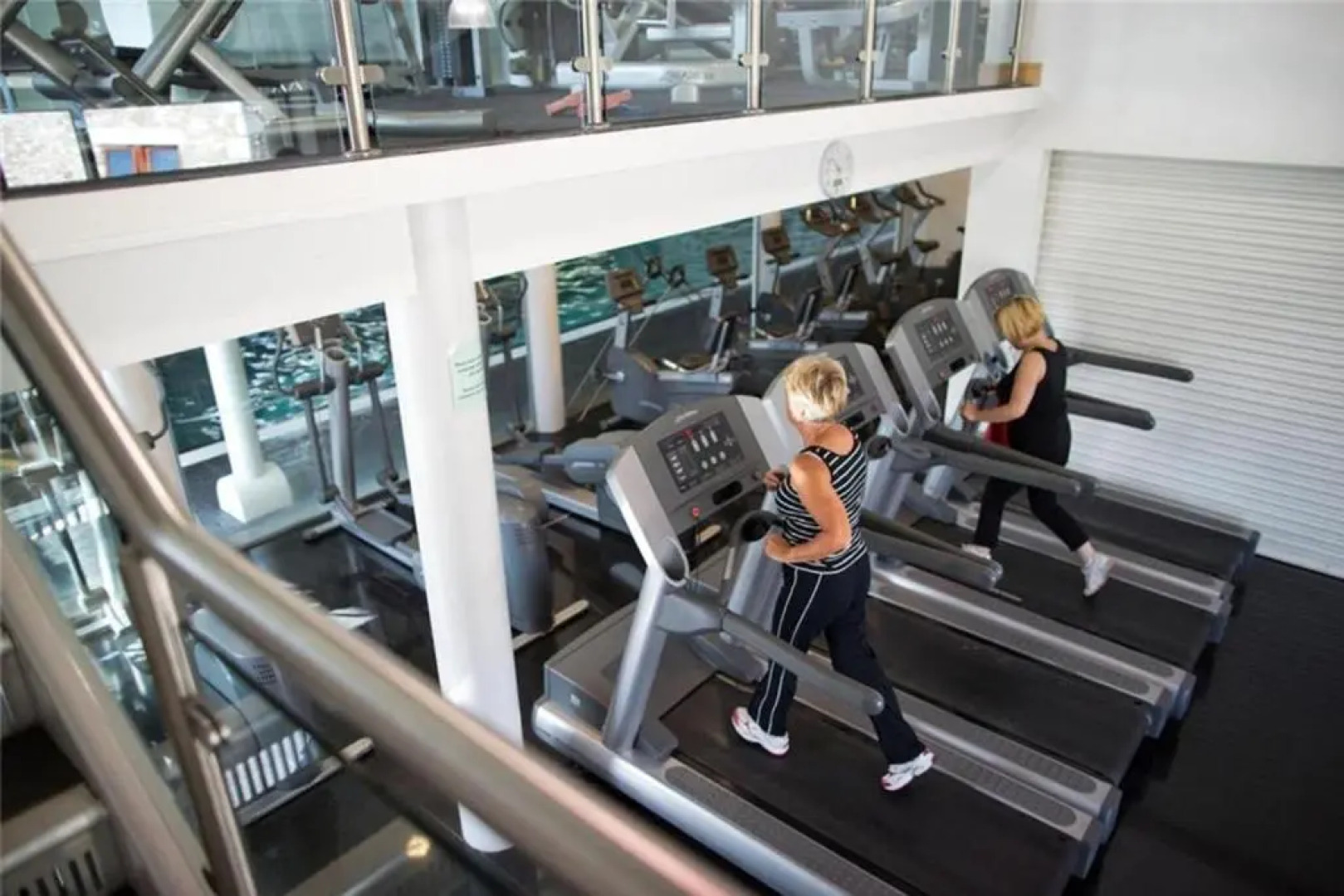 3 Bedroom Partial Lakeview Lodge - Ensuite & Balcony Deck