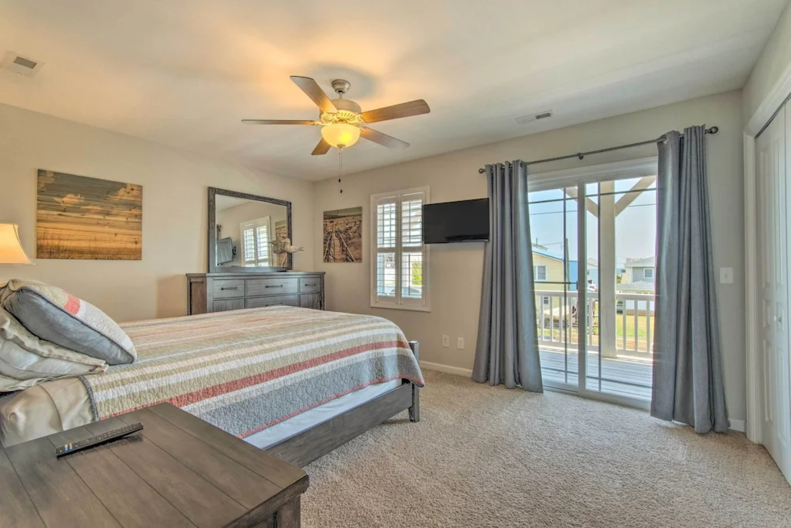 Surf City Escape w/ 6 Decks: Steps To Beach