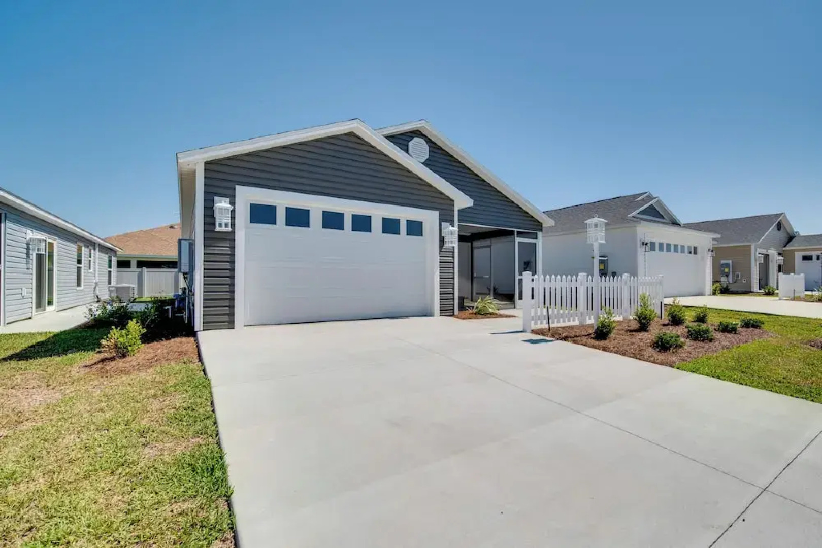 Home in The Villages Near Town Centers!