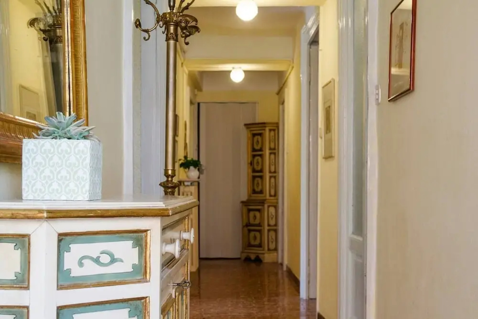 ALTIDO Wisteria House