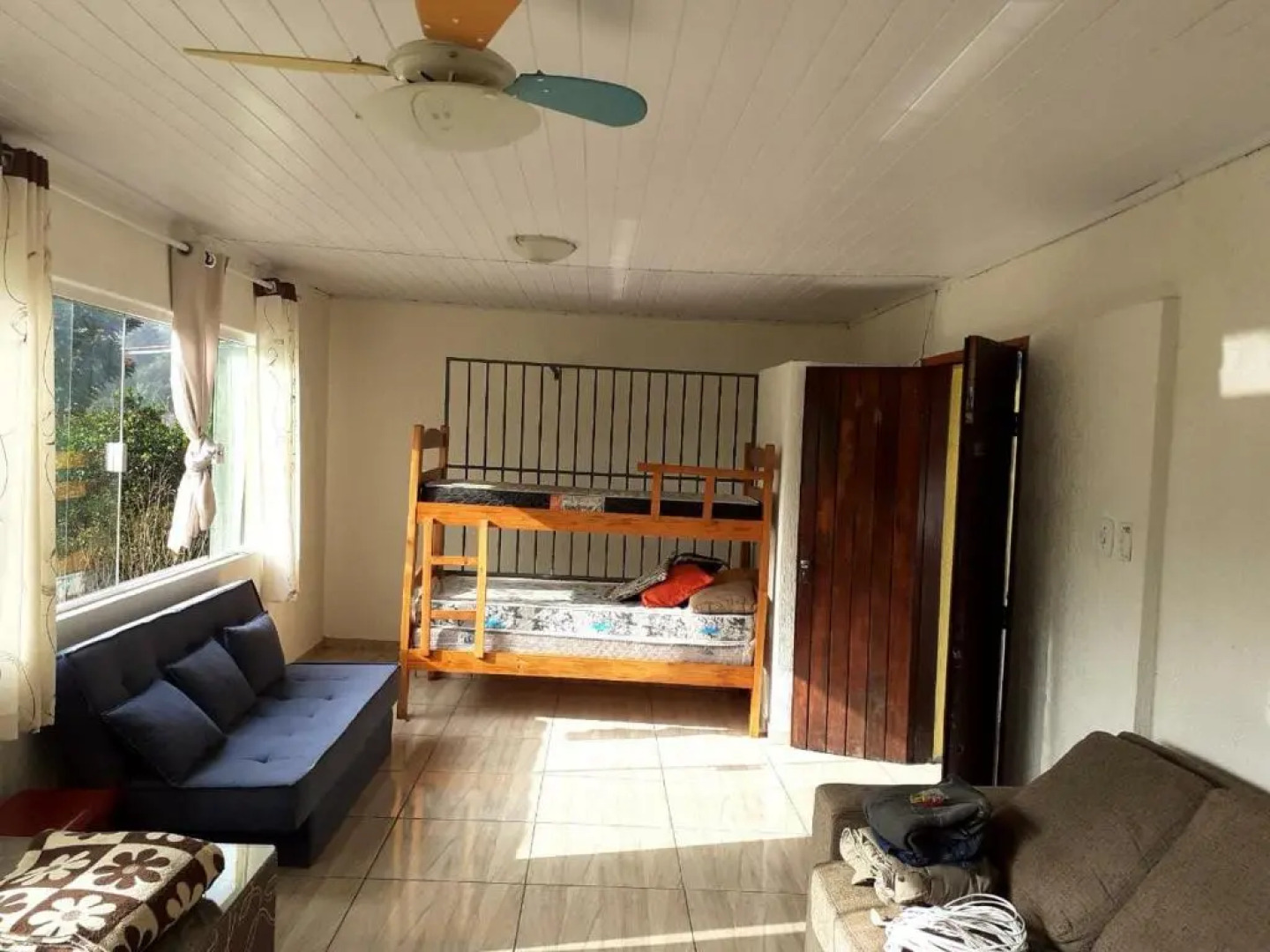 Chacara Guararema p/25 pessoas a 800mts do centro