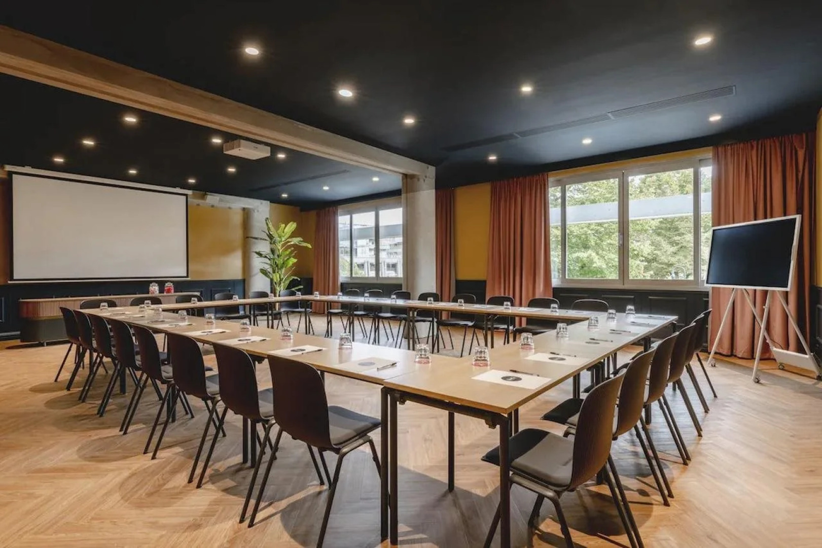 Отель Moxy Paris La Villette