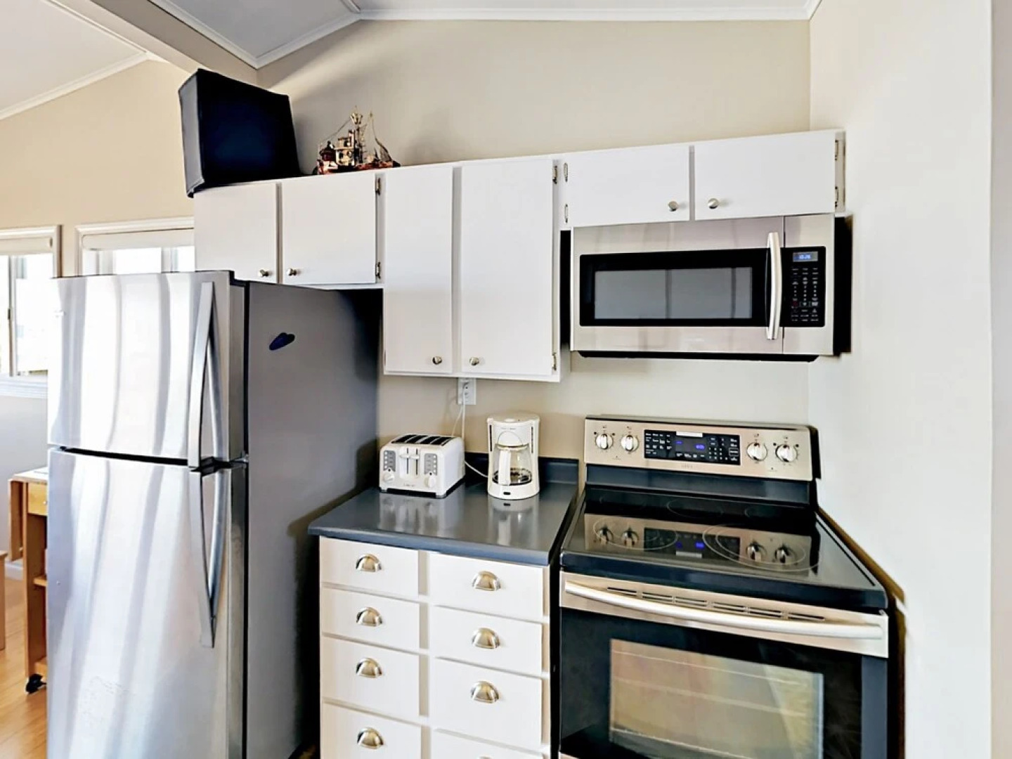 881 N Pacific Street Home 3 Bedrooms 1 Bathroom Home