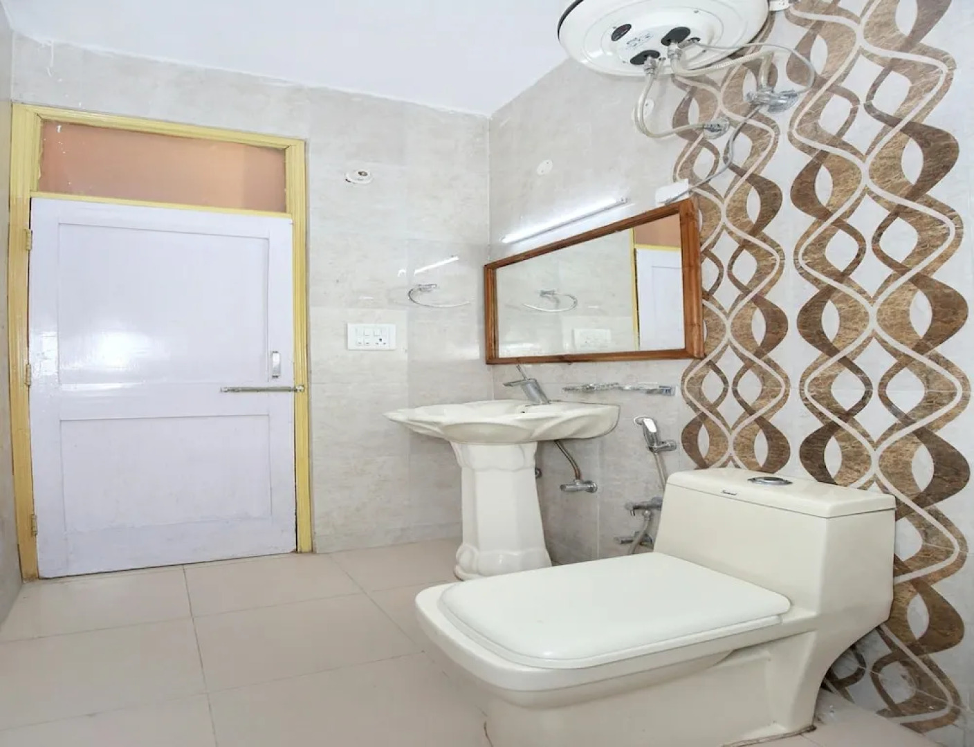 OYO 13246 Home 2BHK Aanji Solan