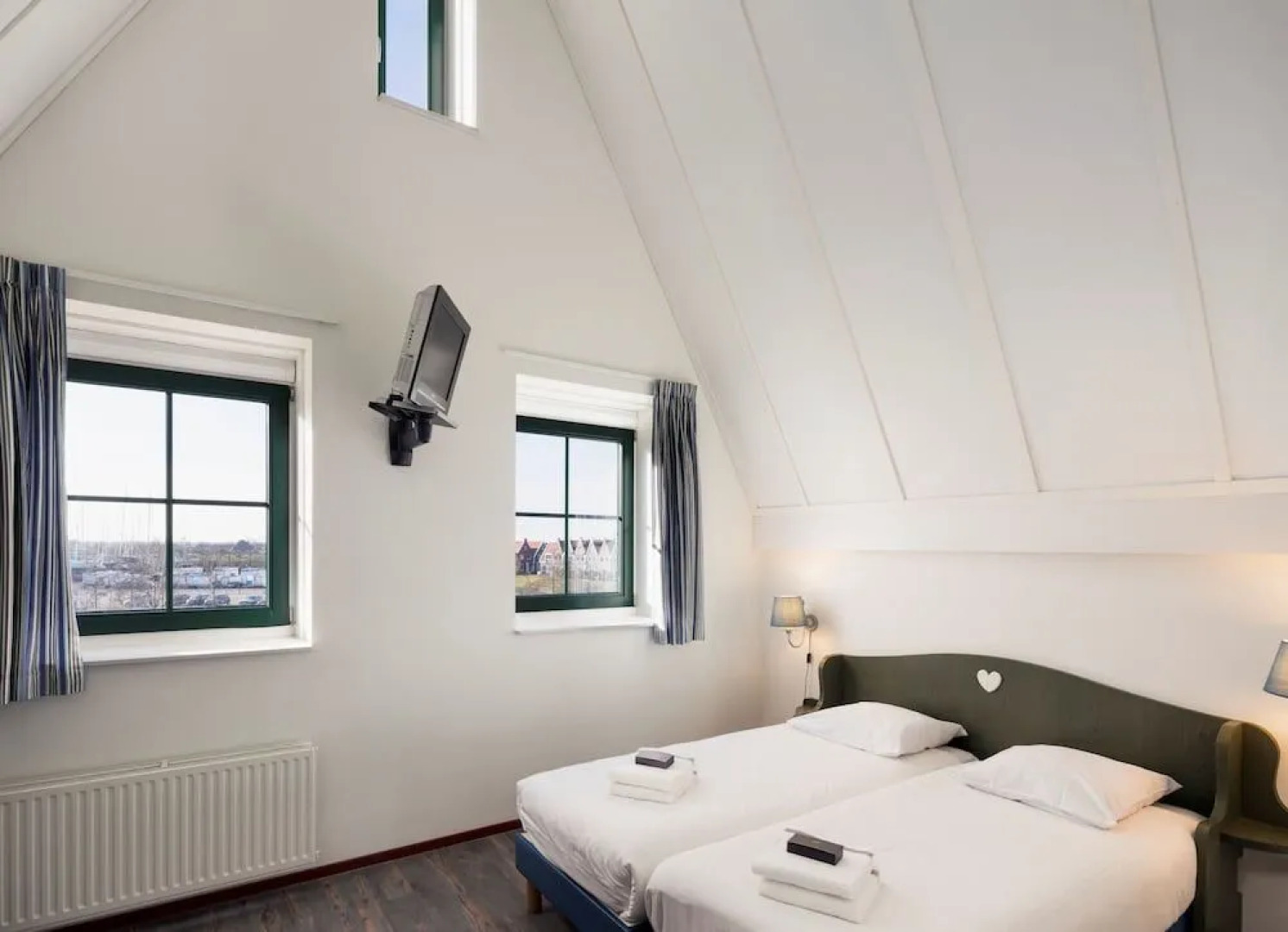 Roompot Hotel Marinapark Volendam