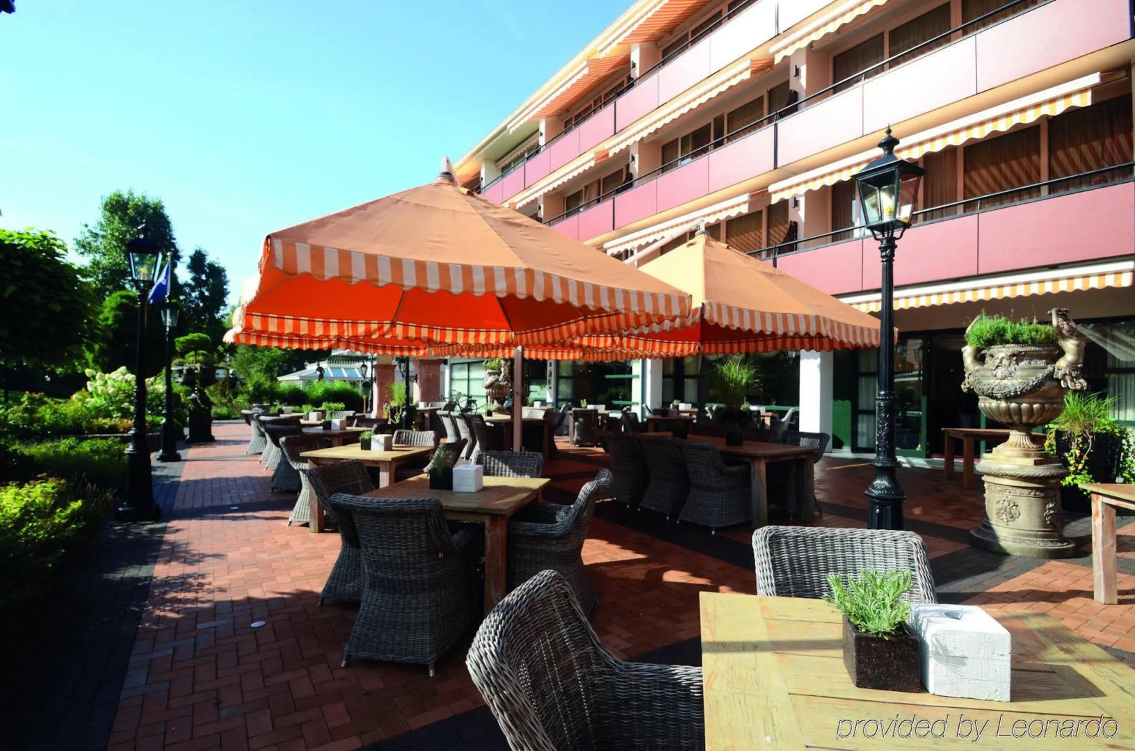 Fletcher Familiehotel De Hunzebergen