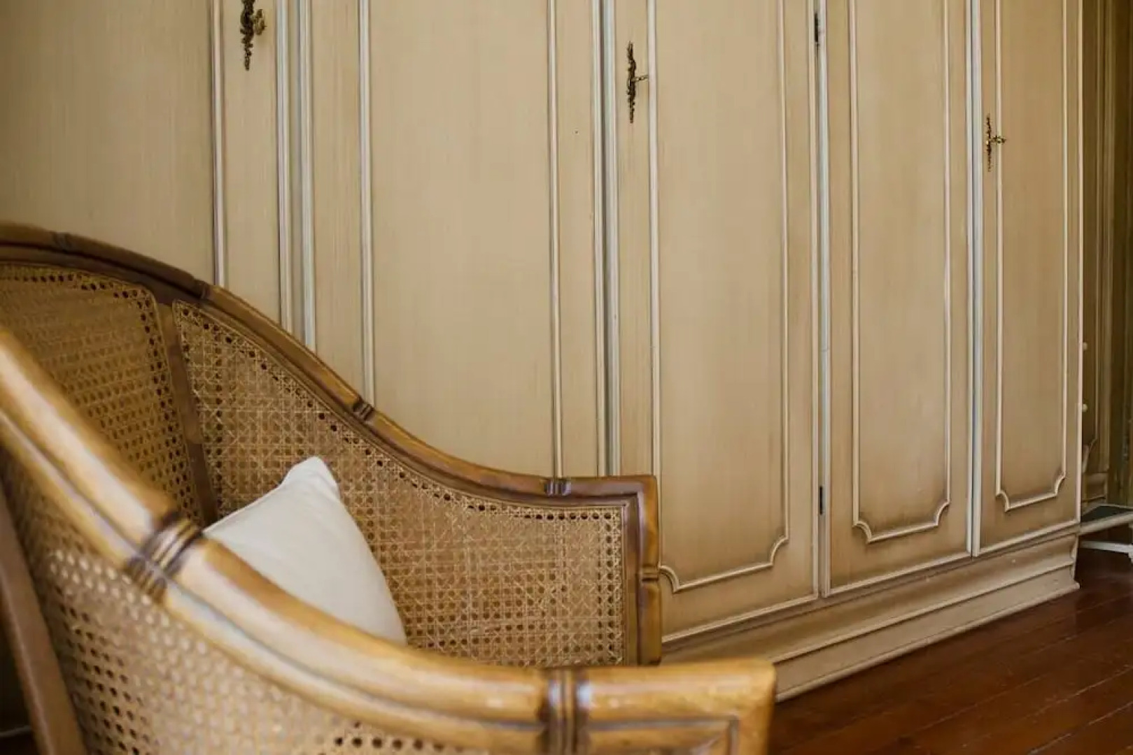 ALTIDO Wisteria House