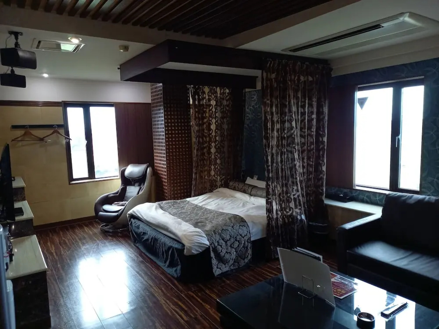 HOTEL C-PLUS - Adults Only