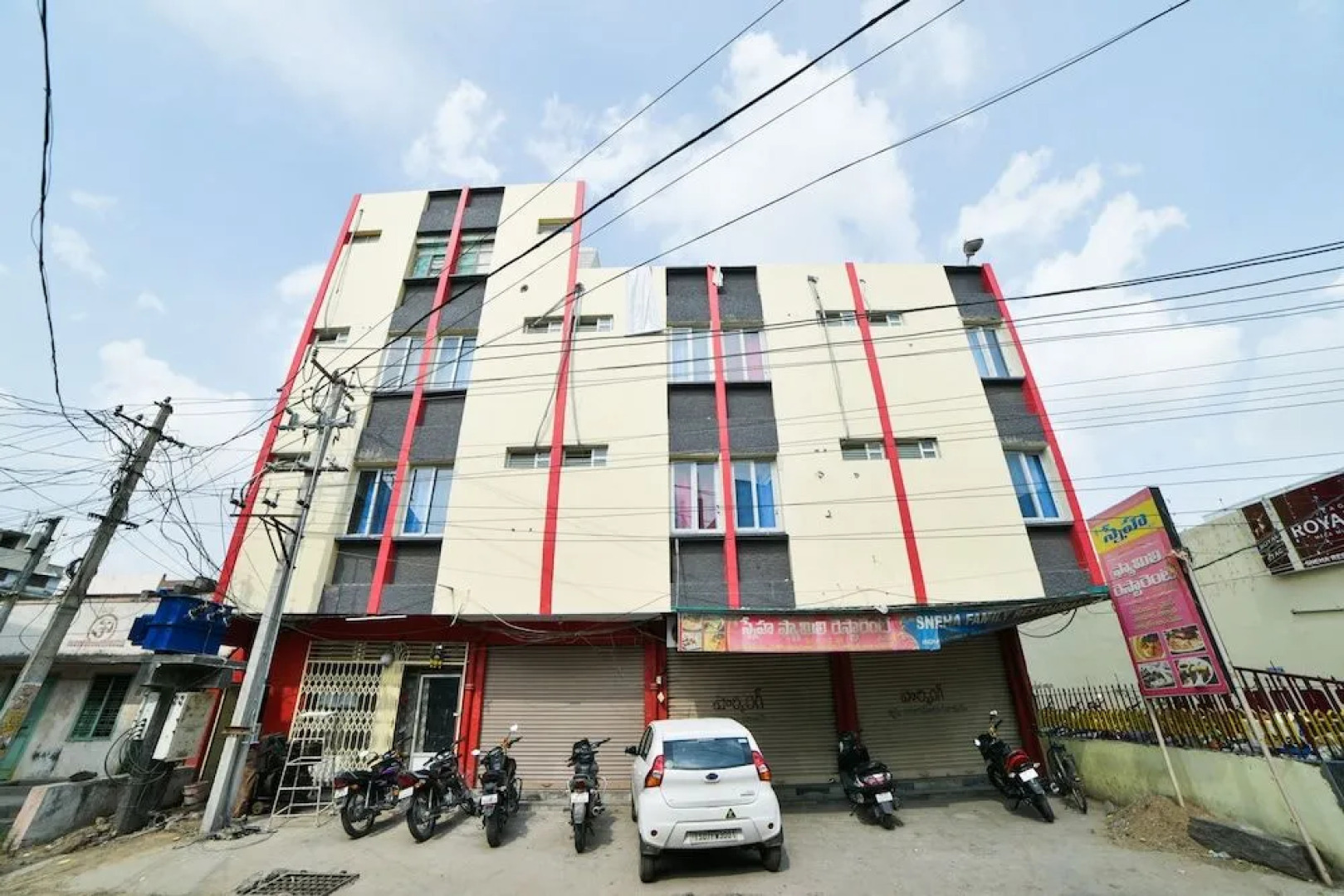 OYO 17316 Radika Residency