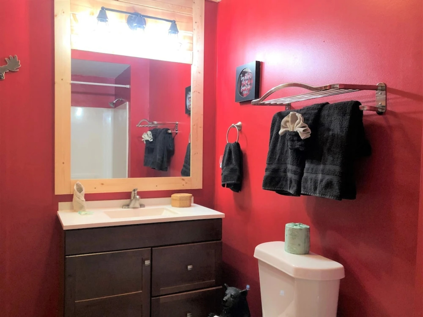 Amazing Dreams 2 Bedroom Cabin by RedAwning