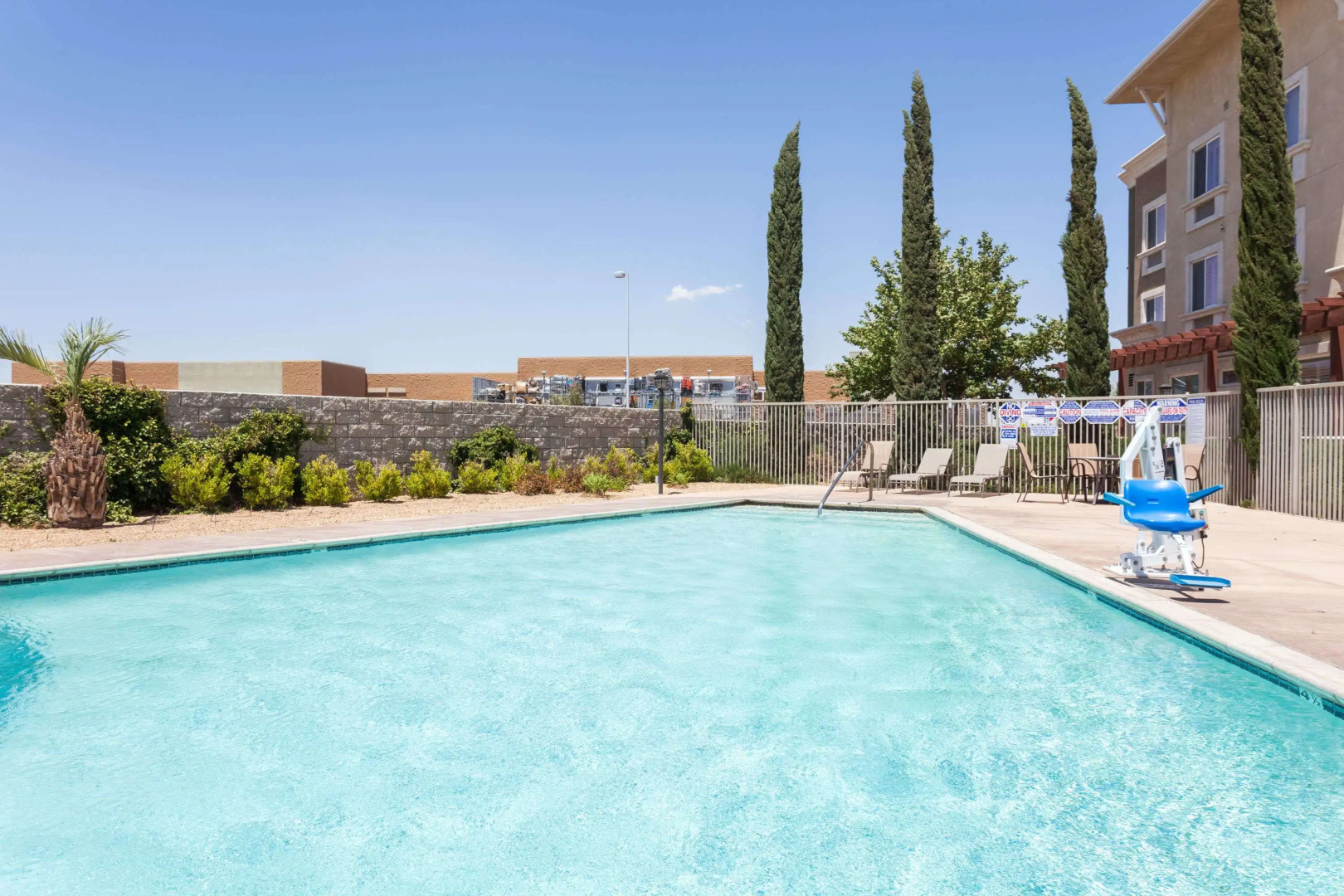 Hawthorn Suites by Wyndham Victorville