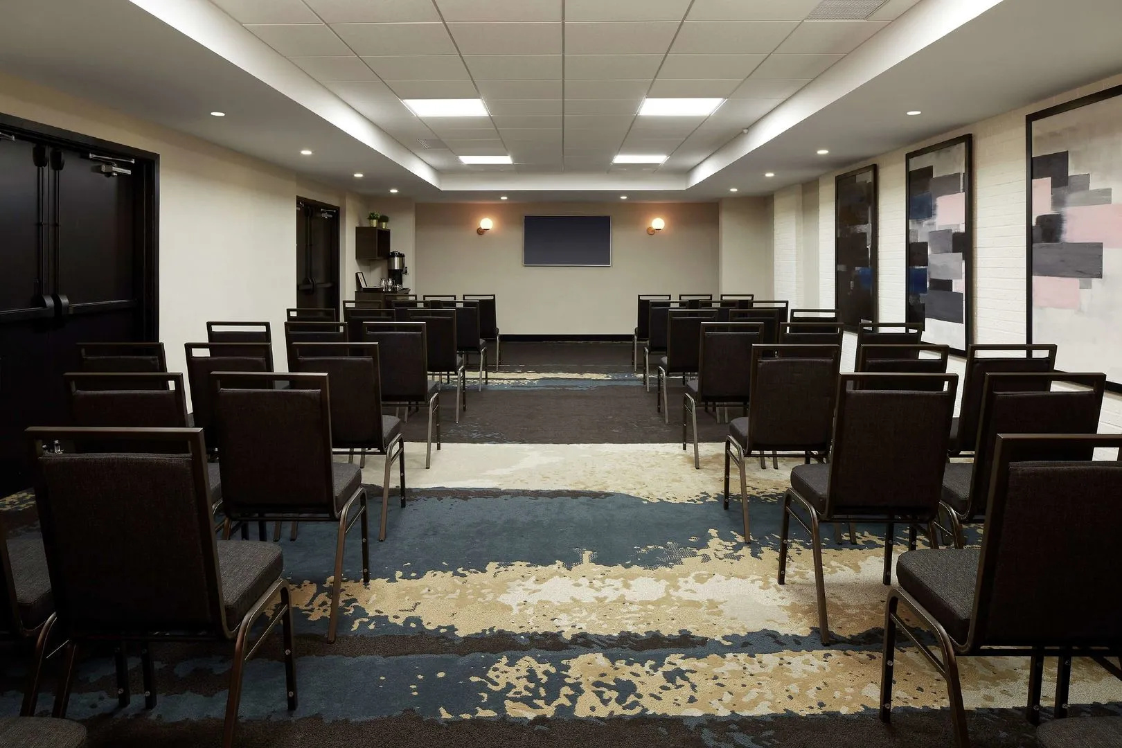 DoubleTree by Hilton Montreal Airport