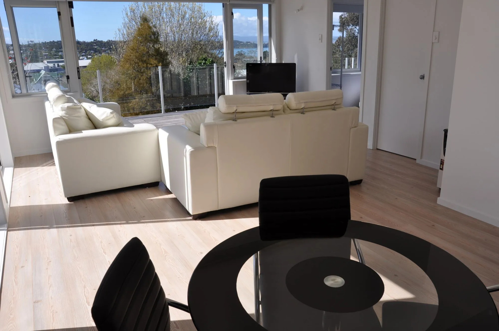 Tiri Cottage - Seaviews in Oneroa