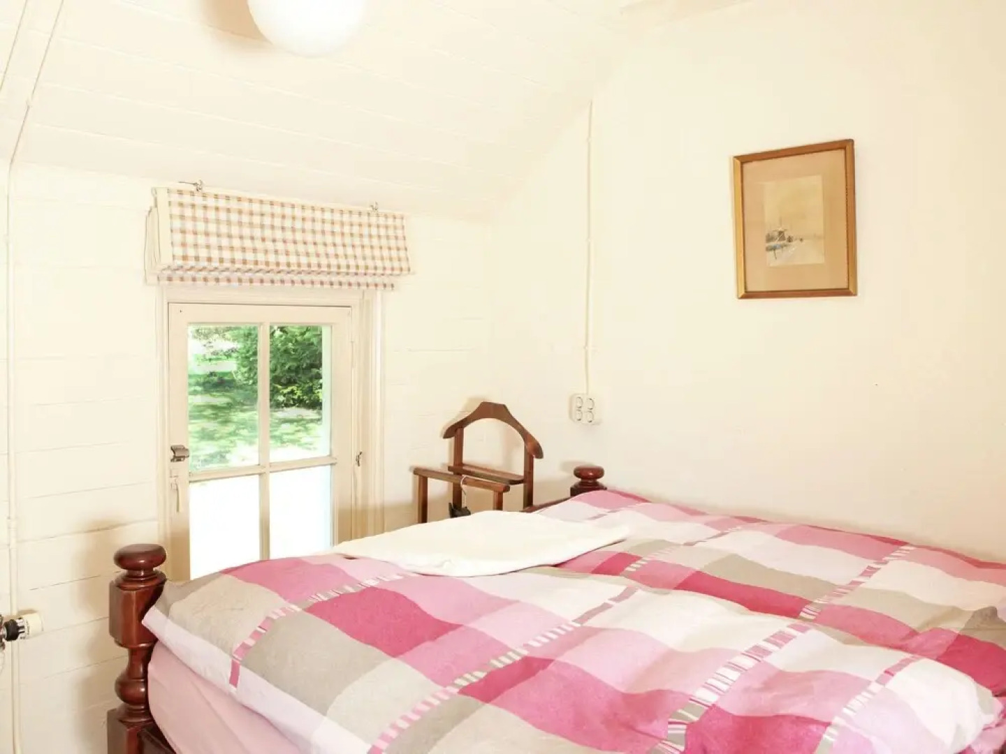 Situated in the Foreland Country Side This Detached Home