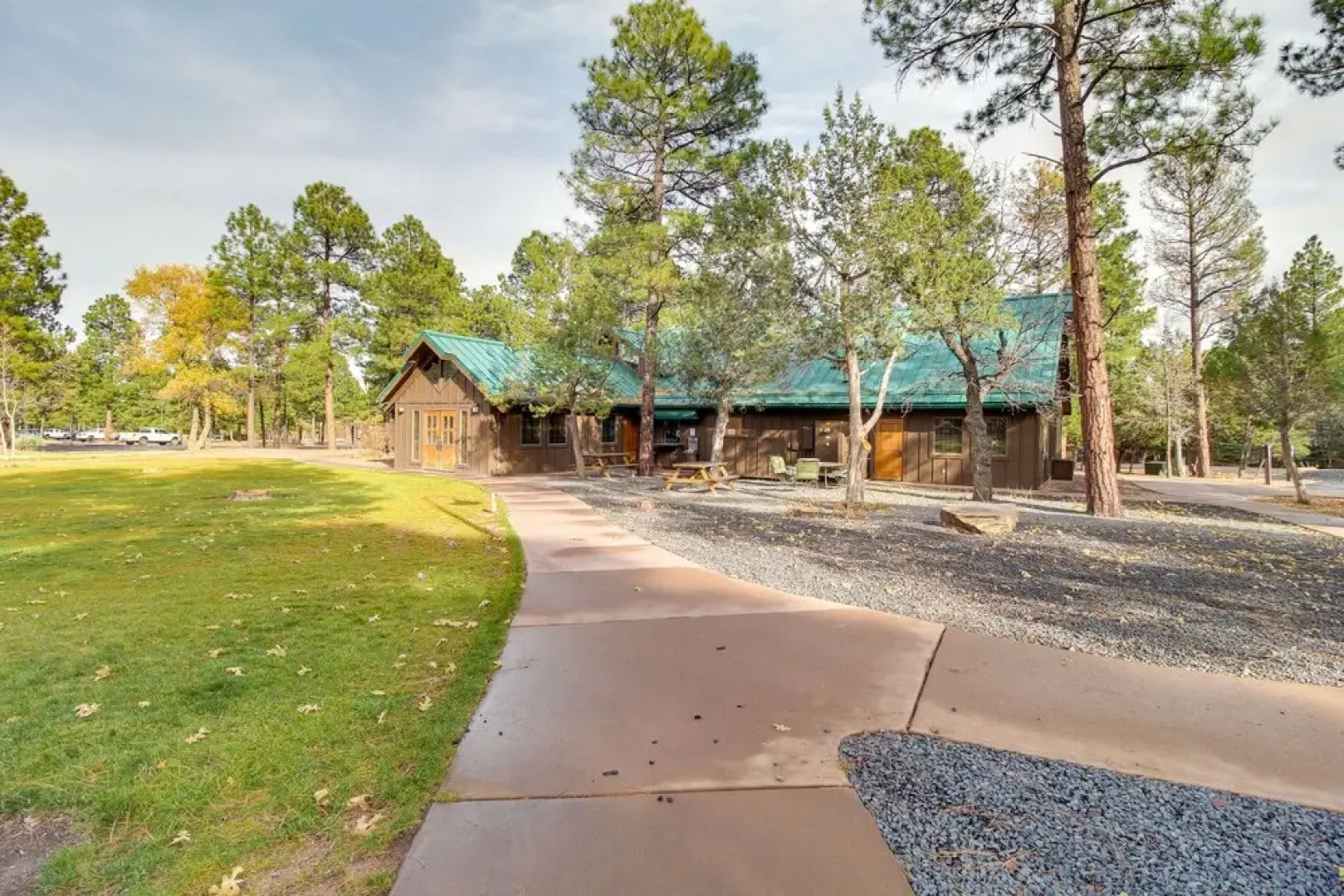 Show Low Home ~ 4 Mi to Fool Hollow Lake!