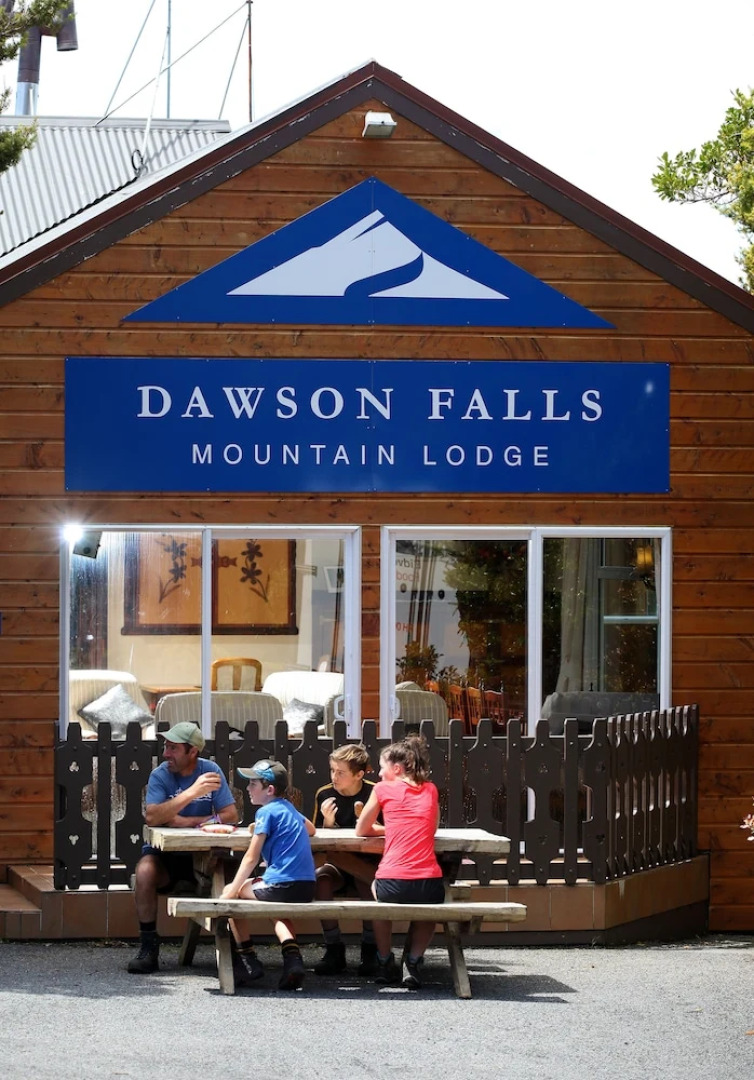 Dawson Falls Mountain Lodge