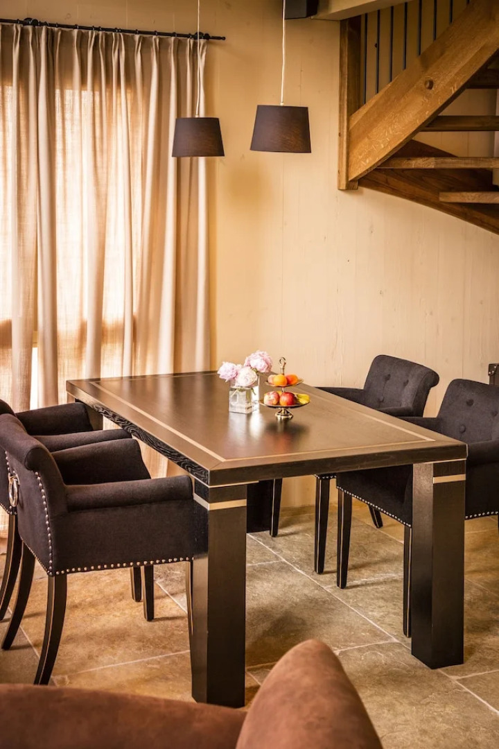 Golden Hill Country Chalets & Suites