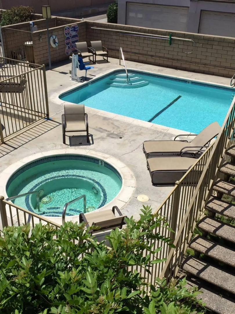 Fullerton Inn - Near Medieval Times