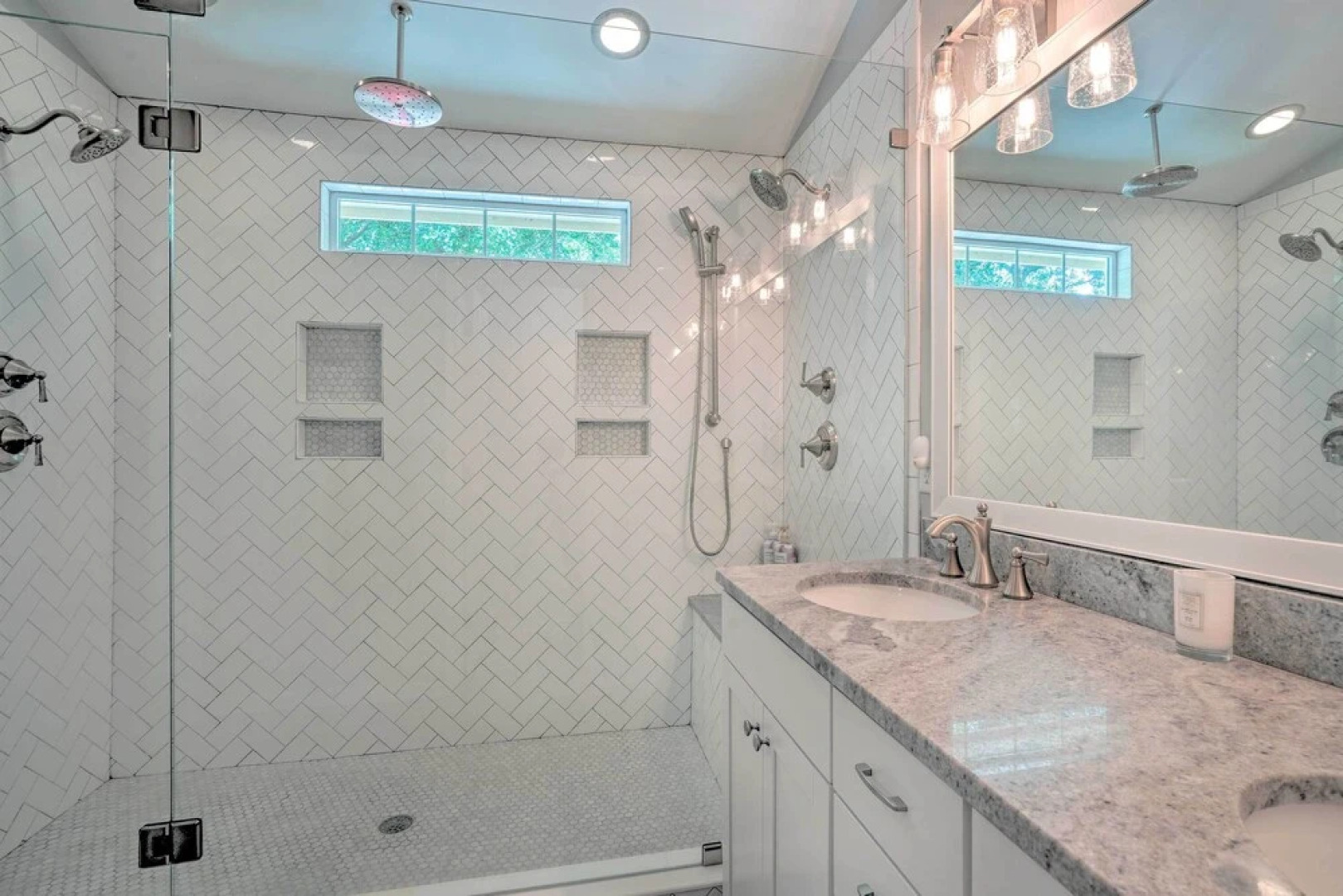 Modern Retreat - 4 Miles to Isle of Palms Beach!