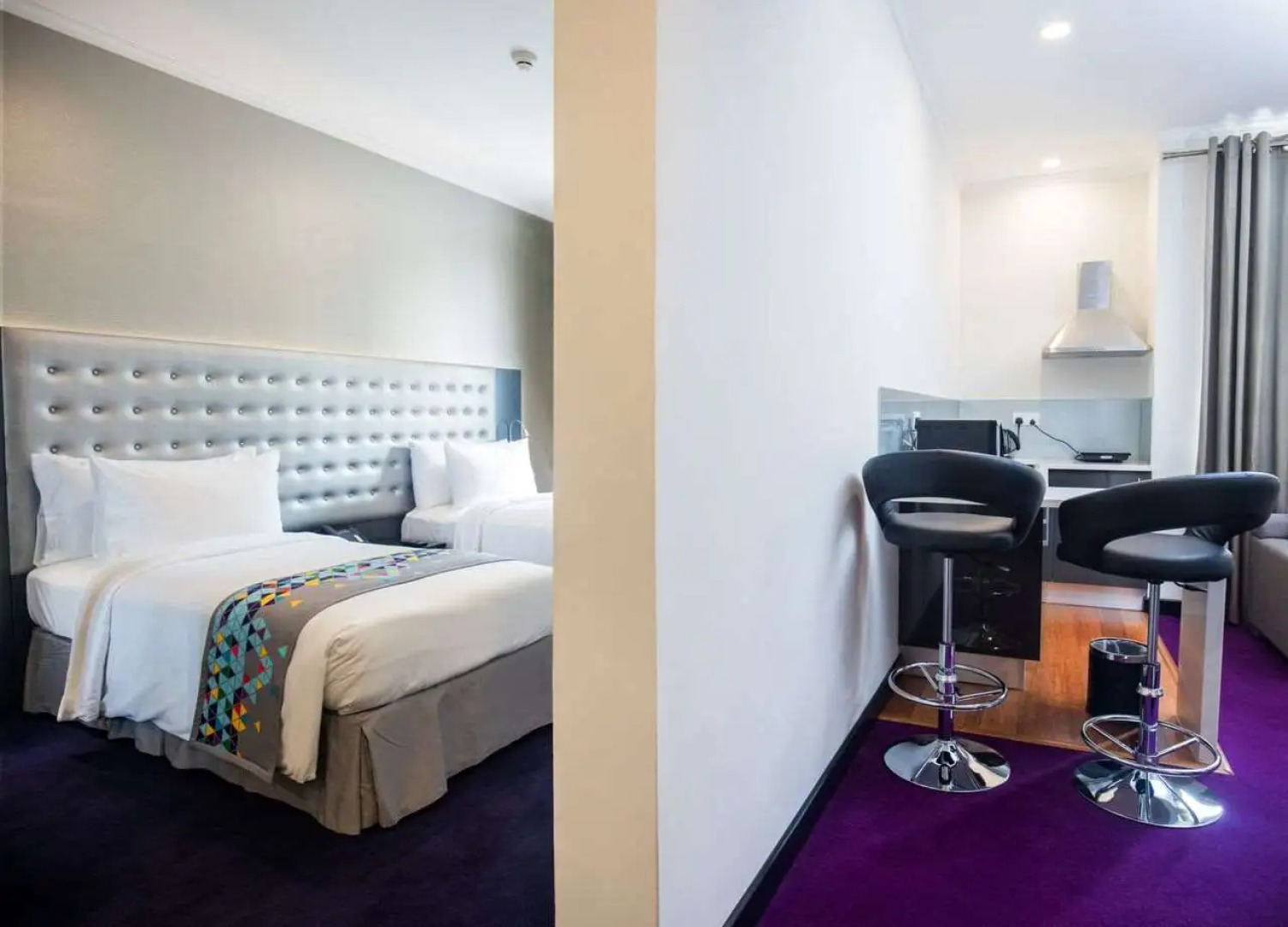 Fairway Colombo - Sri Lanka's First Hotel With Robot Technology