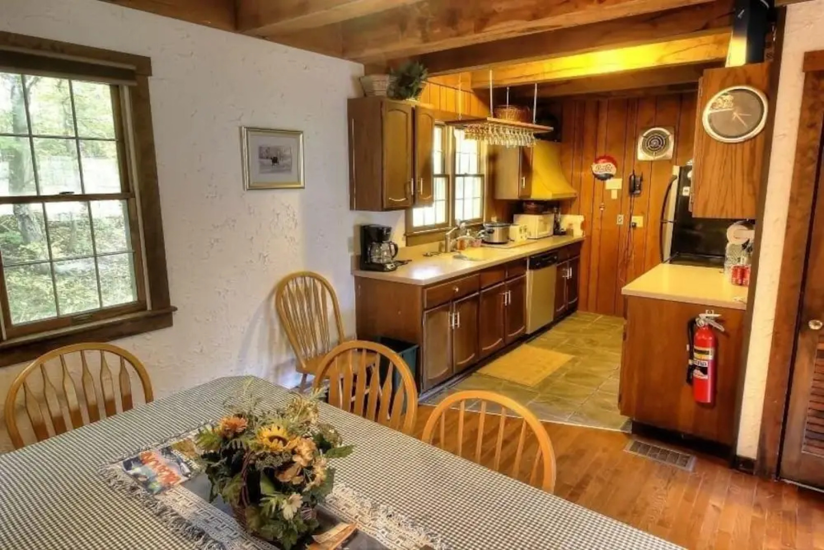 Mountain Watch 4 Bedroom Chalet by RedAwning