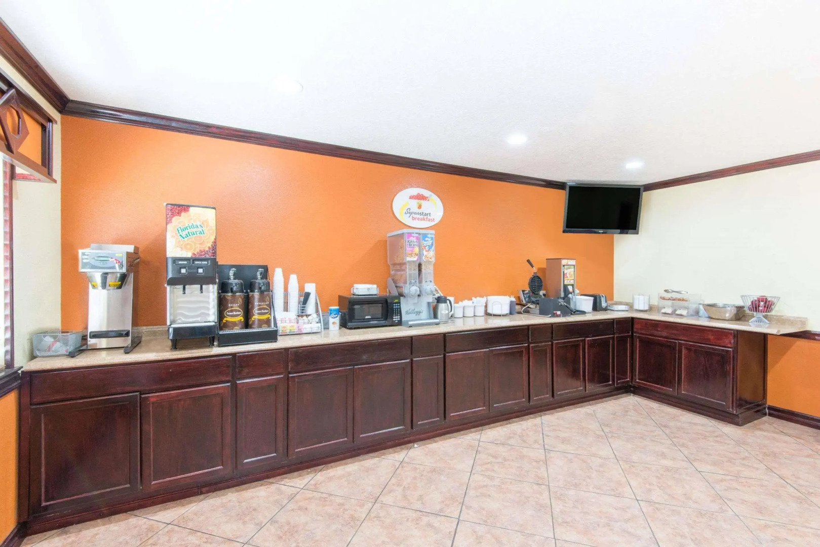 Super 8 by Wyndham Moriarty