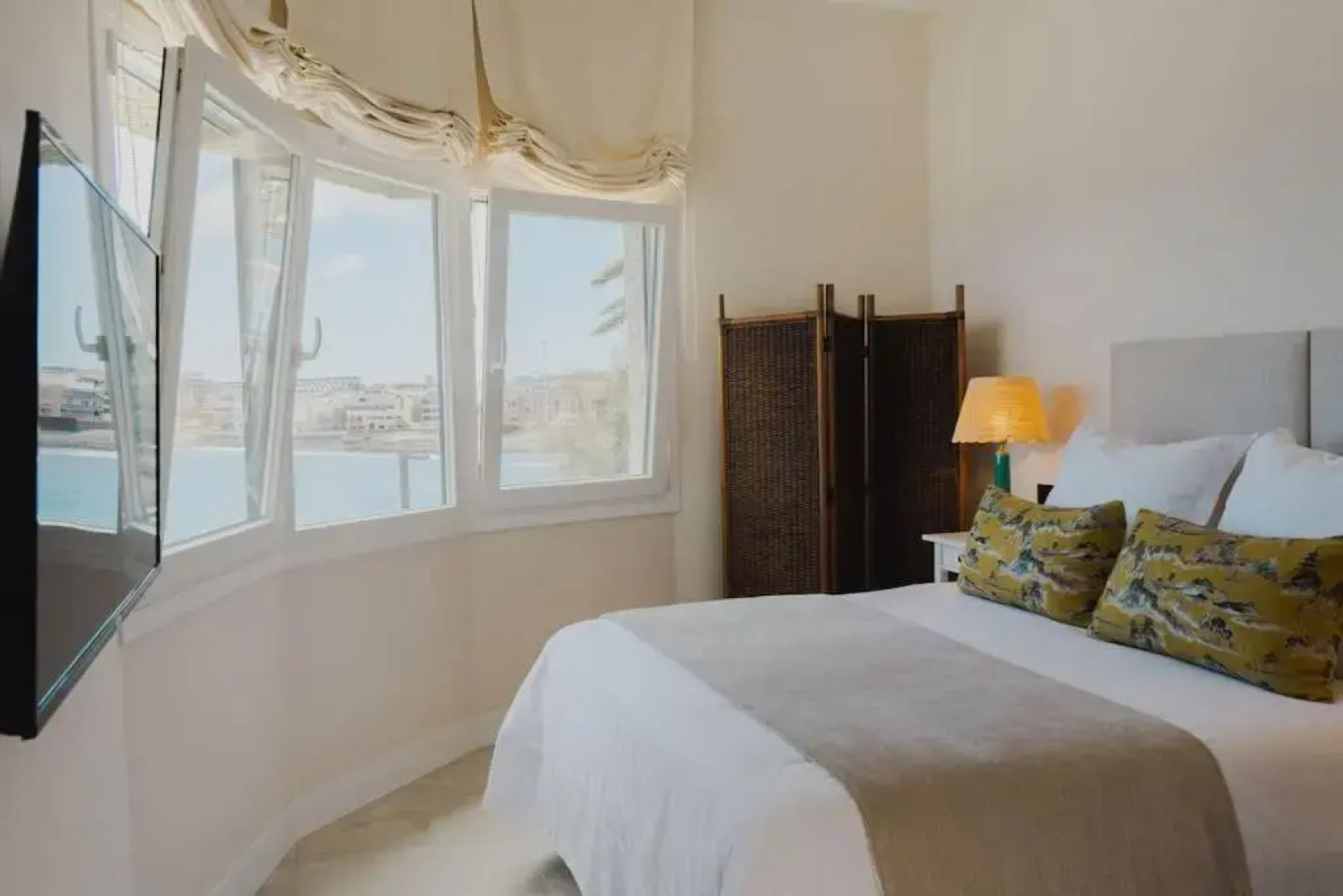 CASA ESPERANZA *Family Home Over the Sea*