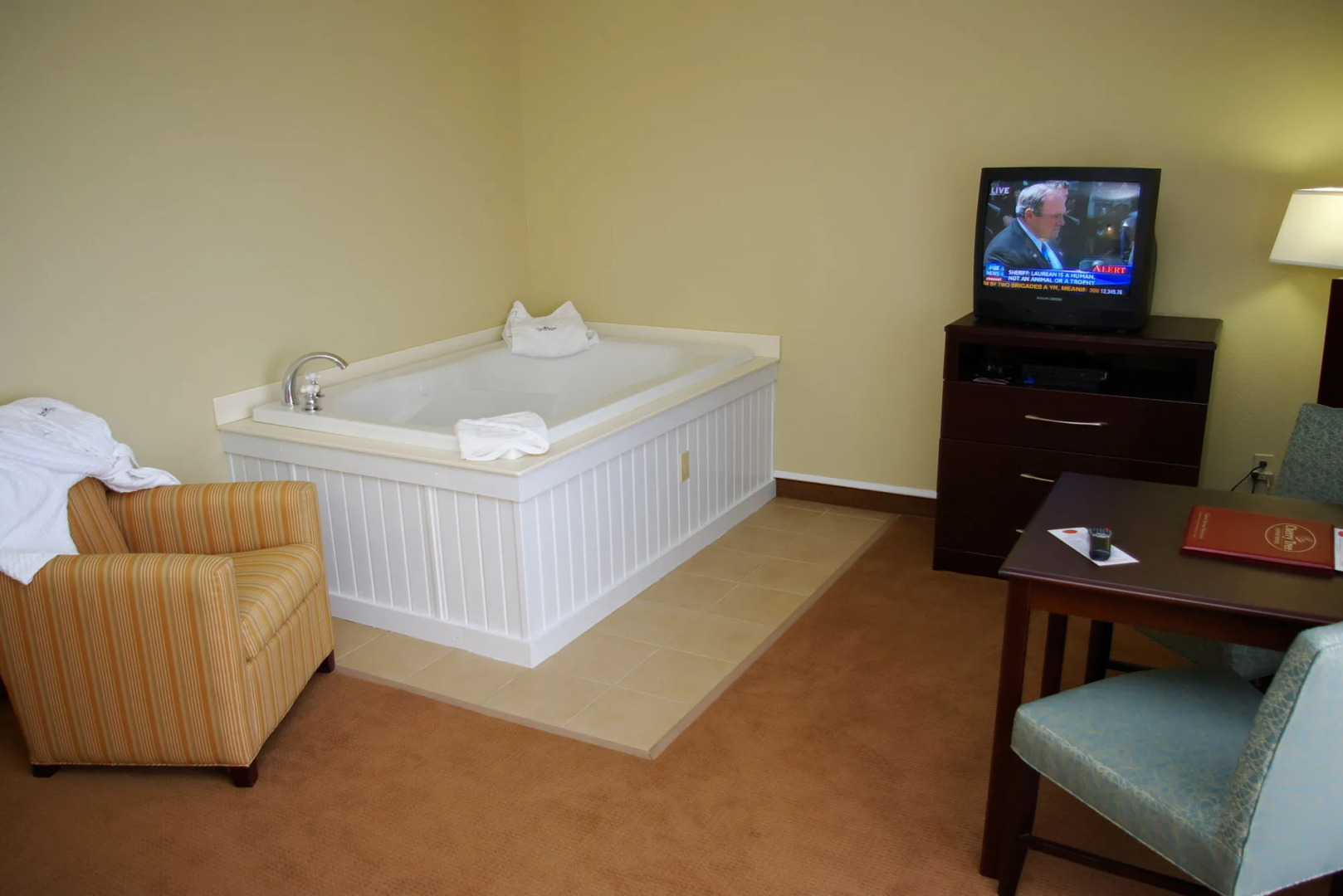 Cherry Tree Inn & Suites