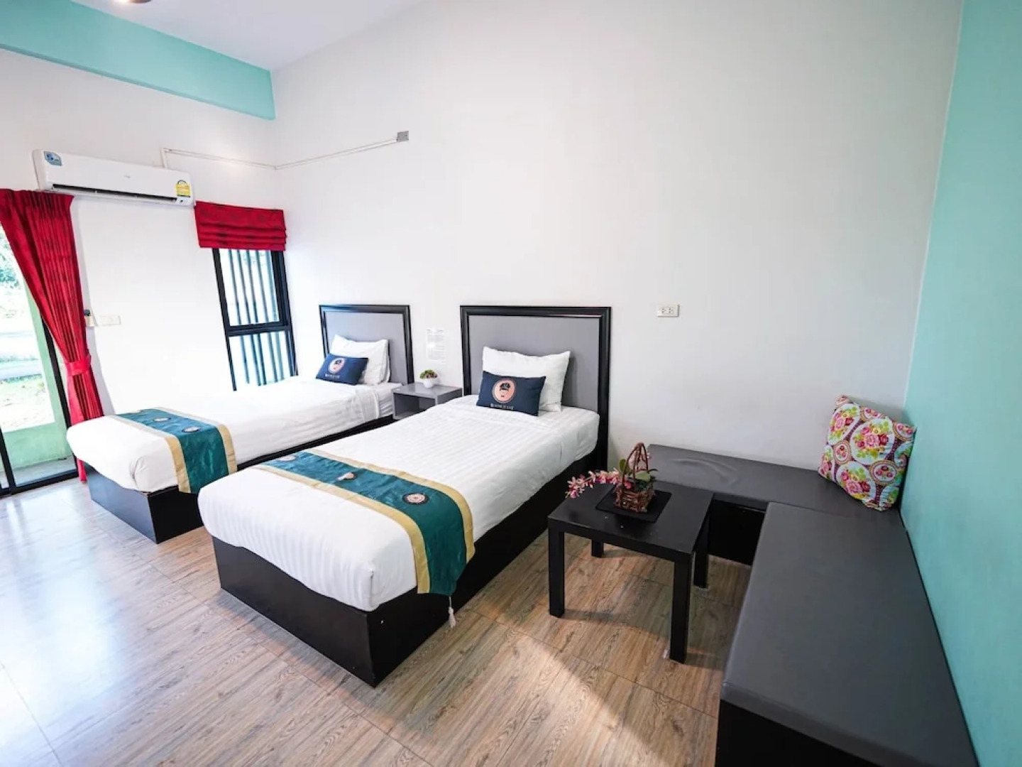 RoomQuest Chonburi Phanat Nikhom
