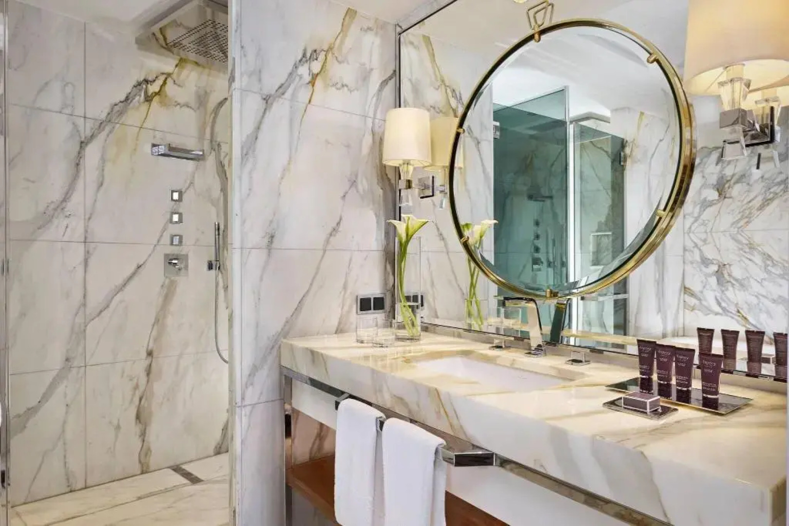 Отель Al Habtoor Palace