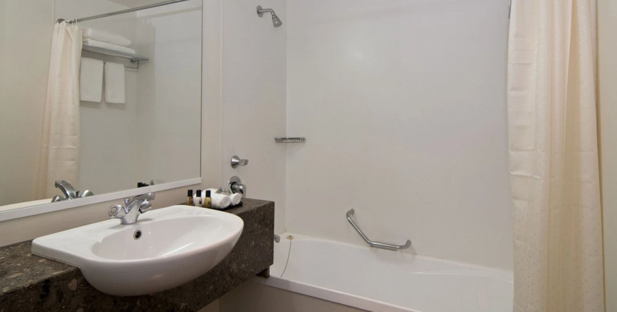 Copthorne Hotel and Resort Queenstown Lakefront