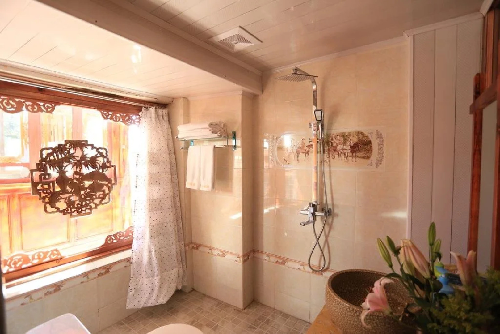 Lijiang Shiwai Taoyuan Inn