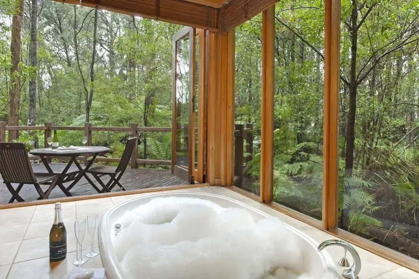 Woodlands Rainforest Retreat