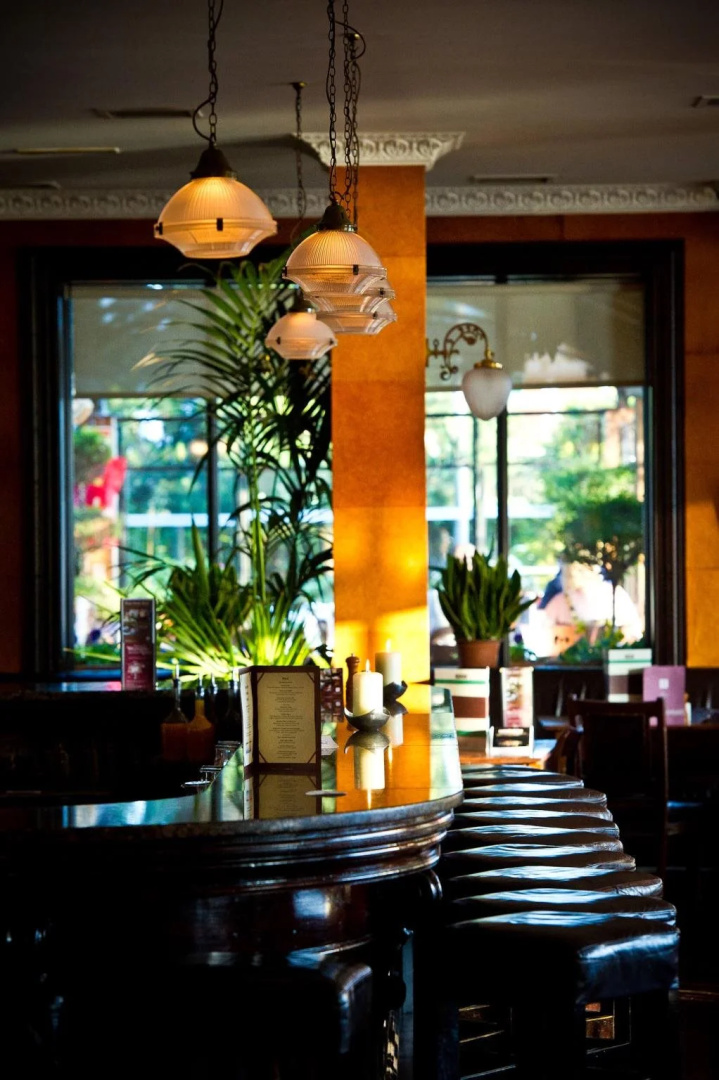 Riverbank House Hotel
